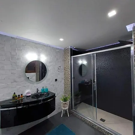 דירה Rika's Luxury Seaside