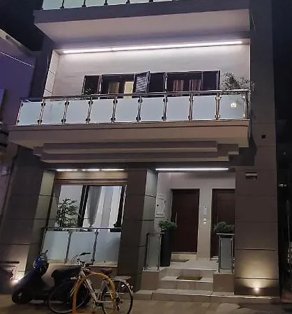 Rika's Luxury Seaside דירה *