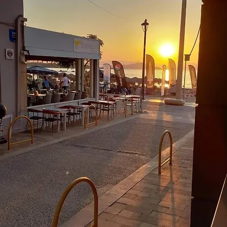 Rika's Luxury Seaside Lägenhet