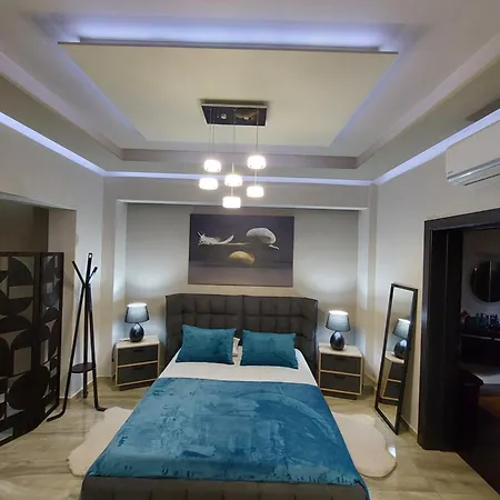 Rika's Luxury Seaside شقة