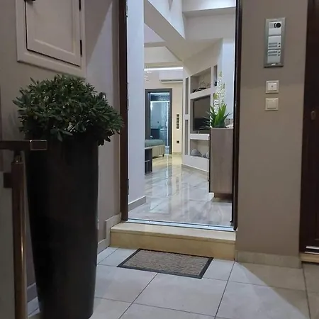 Rika's Luxury Seaside Apartment *