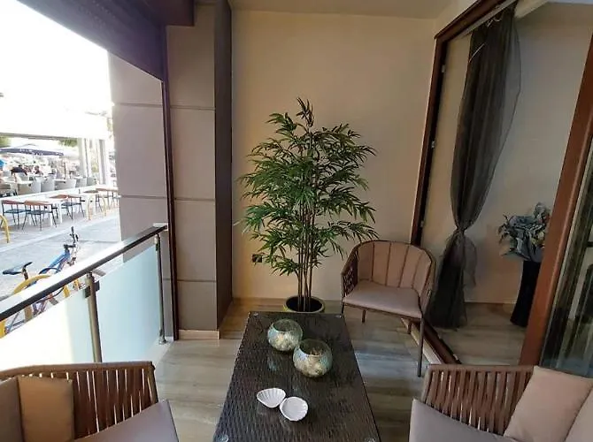 Rika's Luxury Seaside *